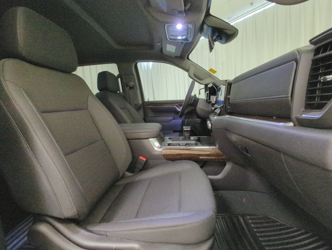 2025 GMC Sierra 1500 ELEVATION-24