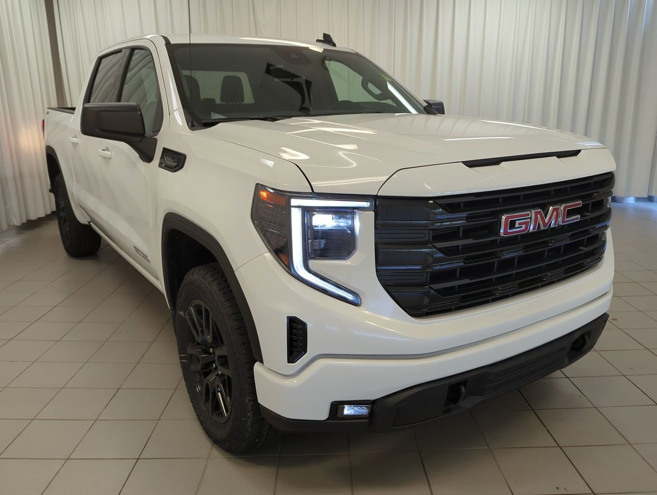 2025 GMC Sierra 1500 ELEVATION-1