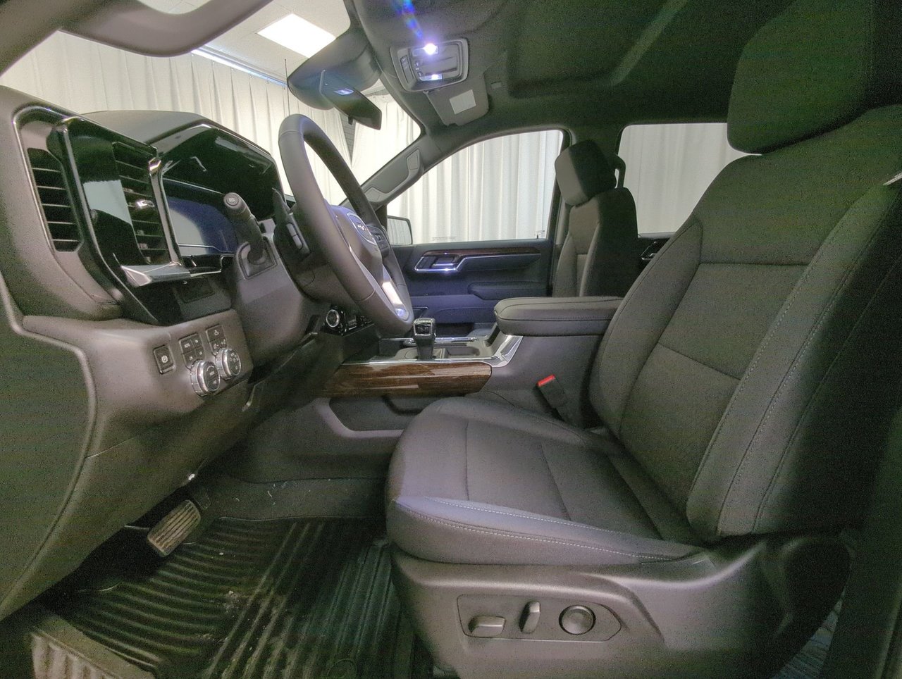 2025 GMC Sierra 1500 ELEVATION-10