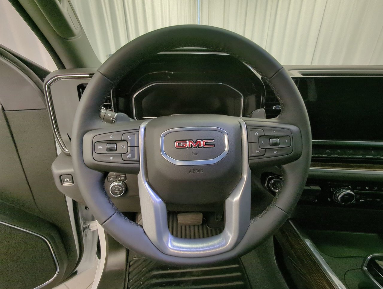 2025 GMC Sierra 1500 ELEVATION-13