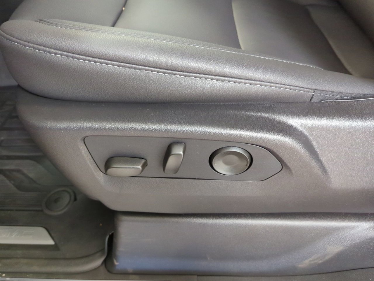 2026 GMC Sierra 1500 ELEVATION-11