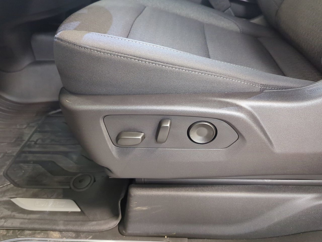 2026 GMC Sierra 1500 Elevation-11