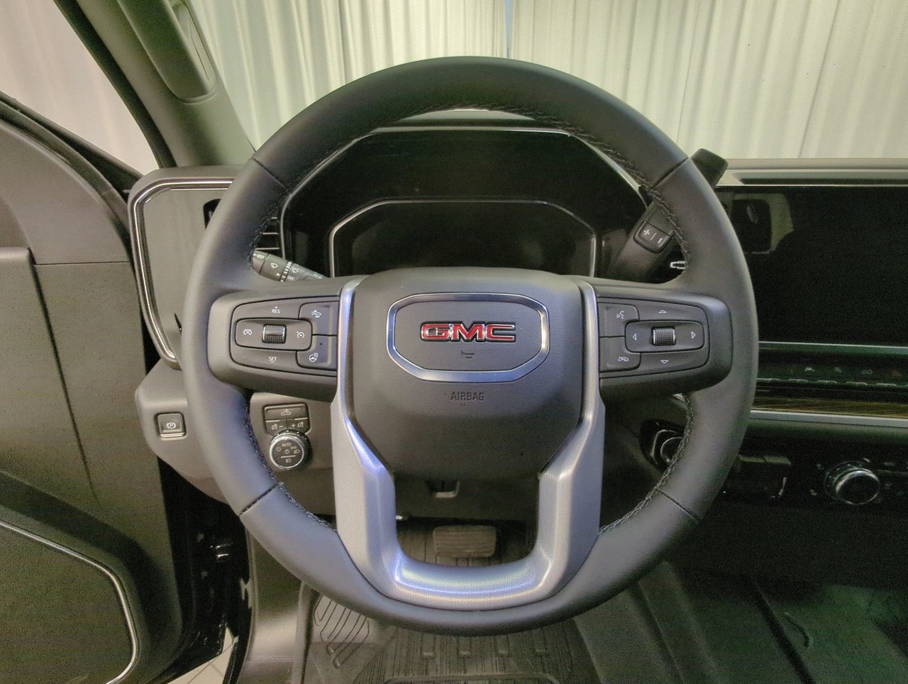 2026 GMC Sierra 1500 Elevation-13