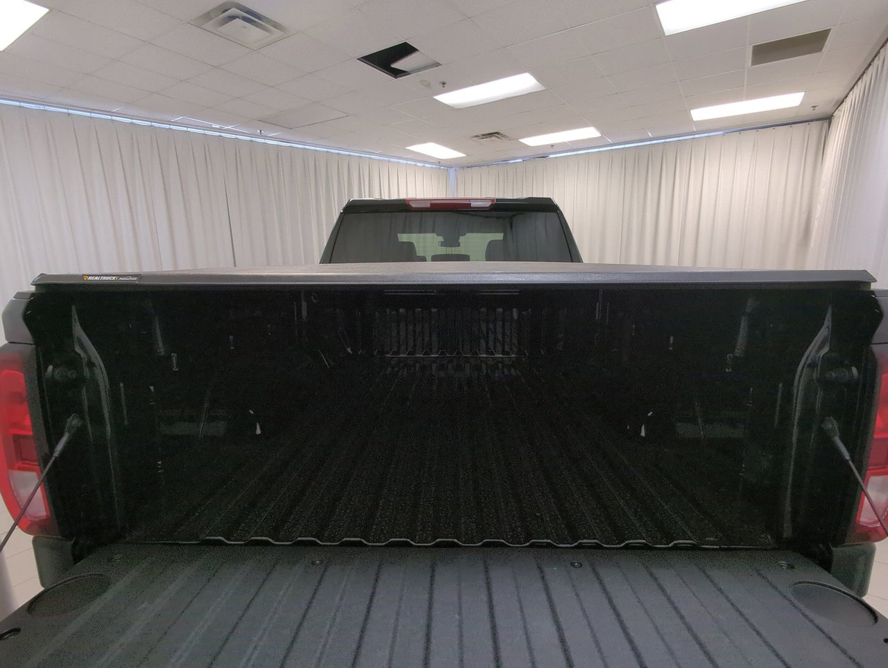 2026 GMC Sierra 1500 Elevation-23