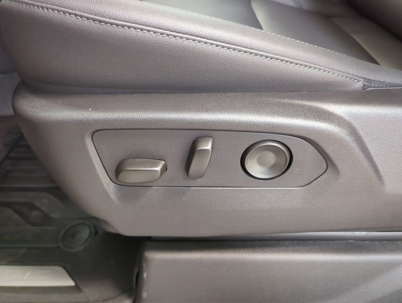 2026 GMC Sierra 1500 ELEVATION-11