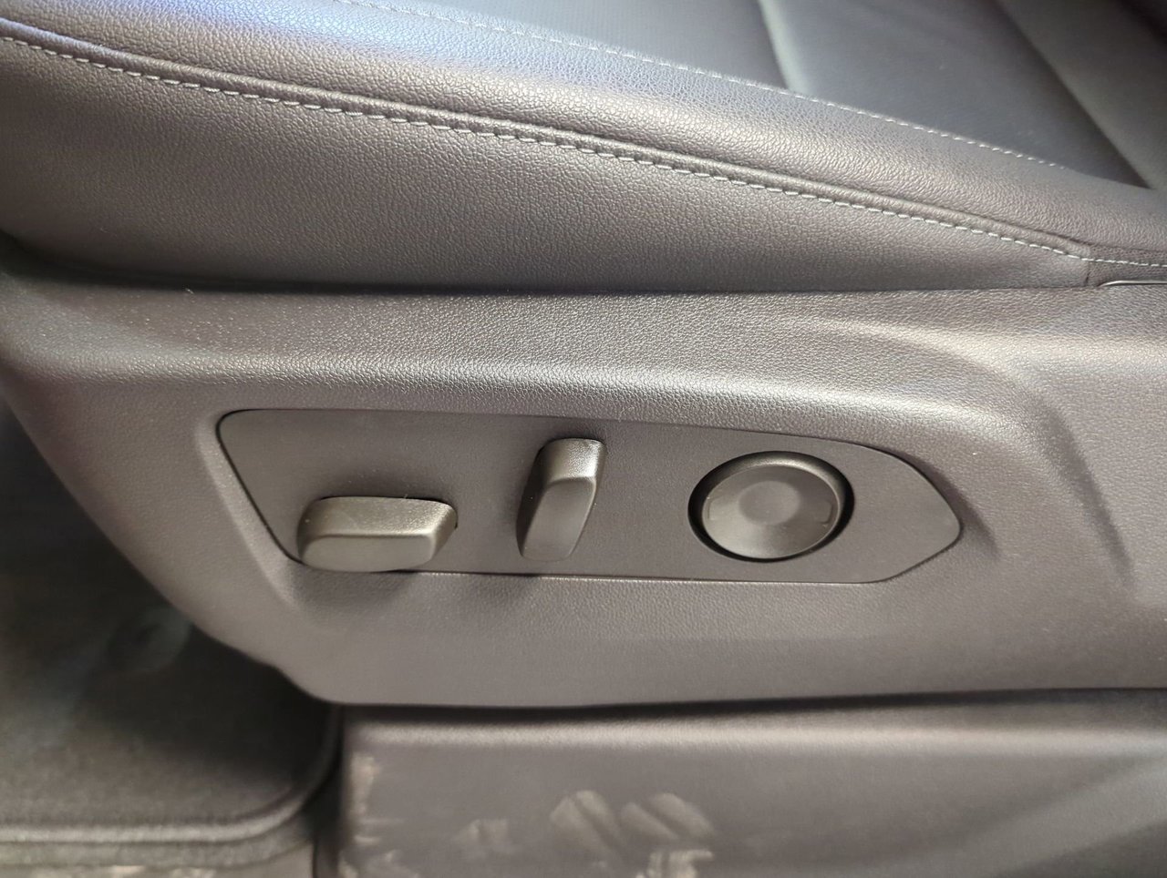 2026 GMC Sierra 1500 SLT-11