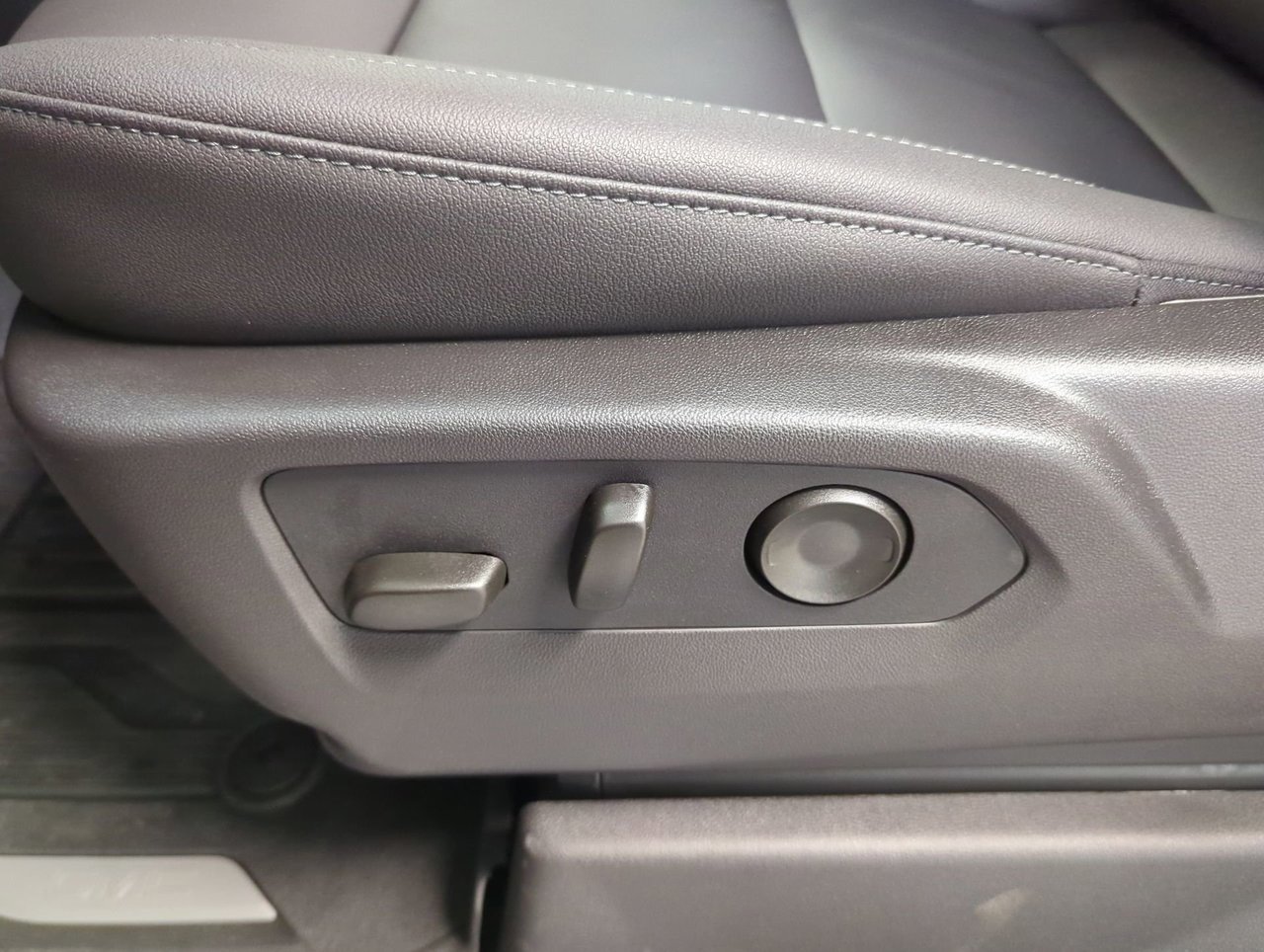 2026 GMC Sierra 1500 ELEVATION-11