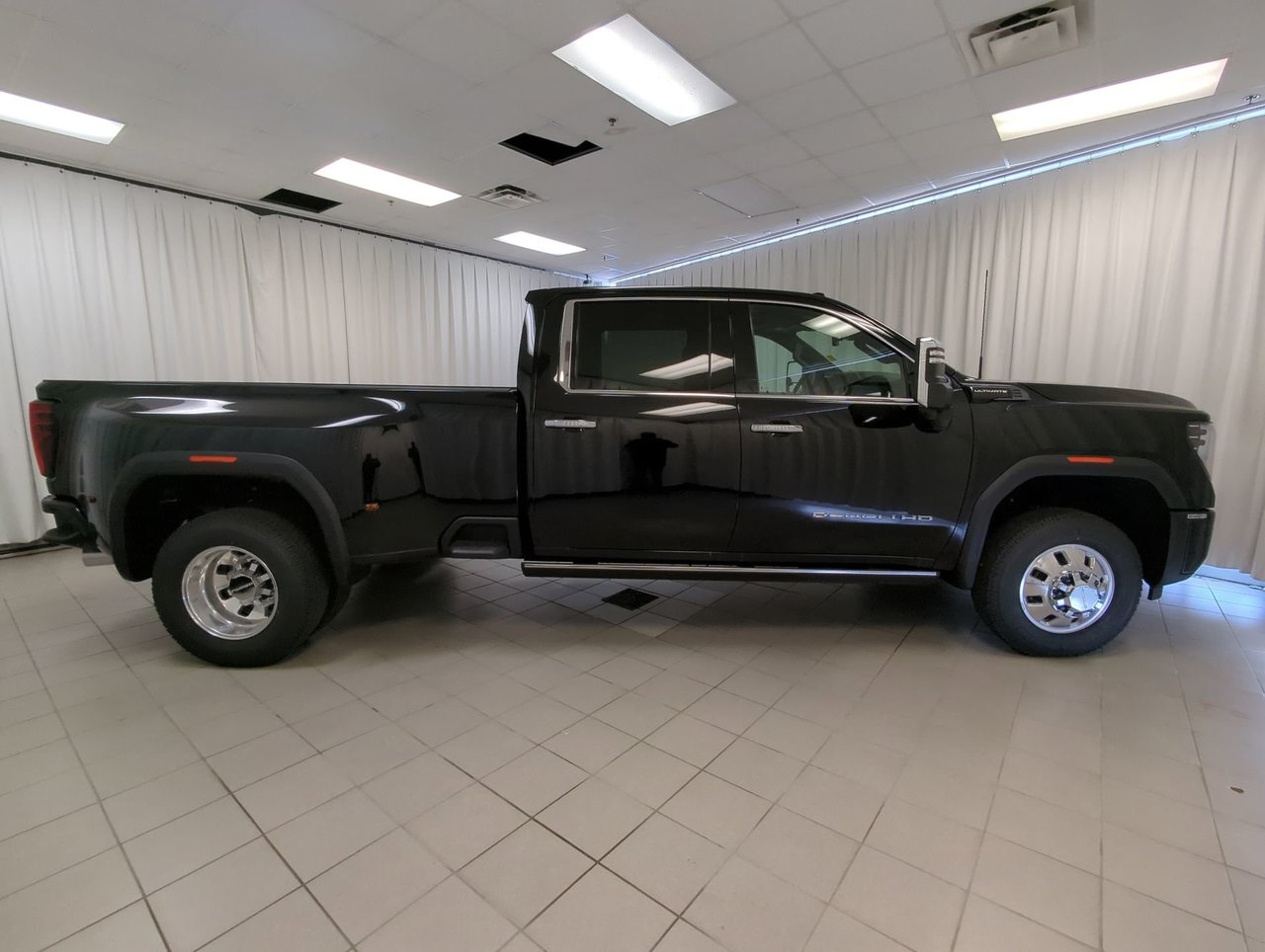 2025 GMC Sierra 3500 HD DENALI ULTIMATE DRW-8
