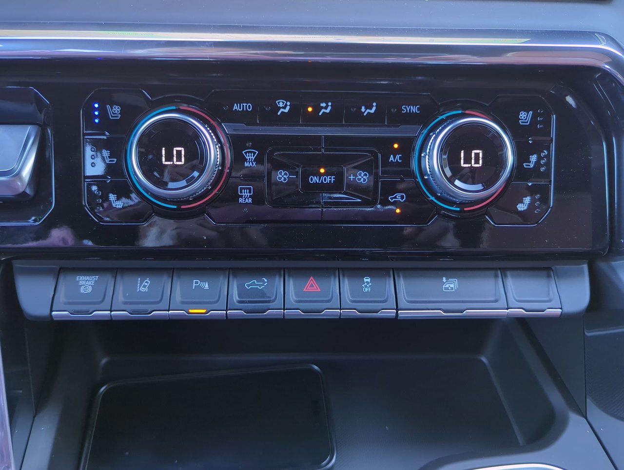 2026 GMC Sierra 3500 HD DENALI ULTIMATE DRW-18