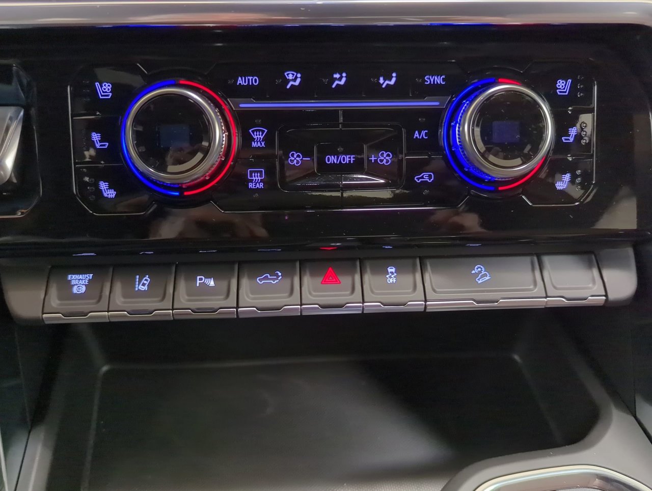 2026 GMC Sierra 3500 HD DENALI SRW-18