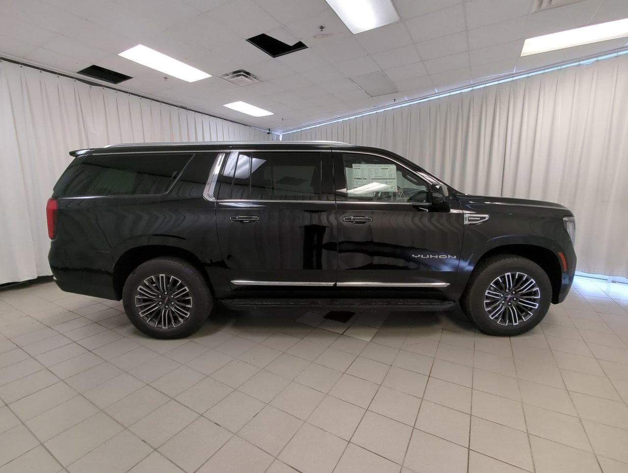 2025 GMC Yukon XL Elevation-8