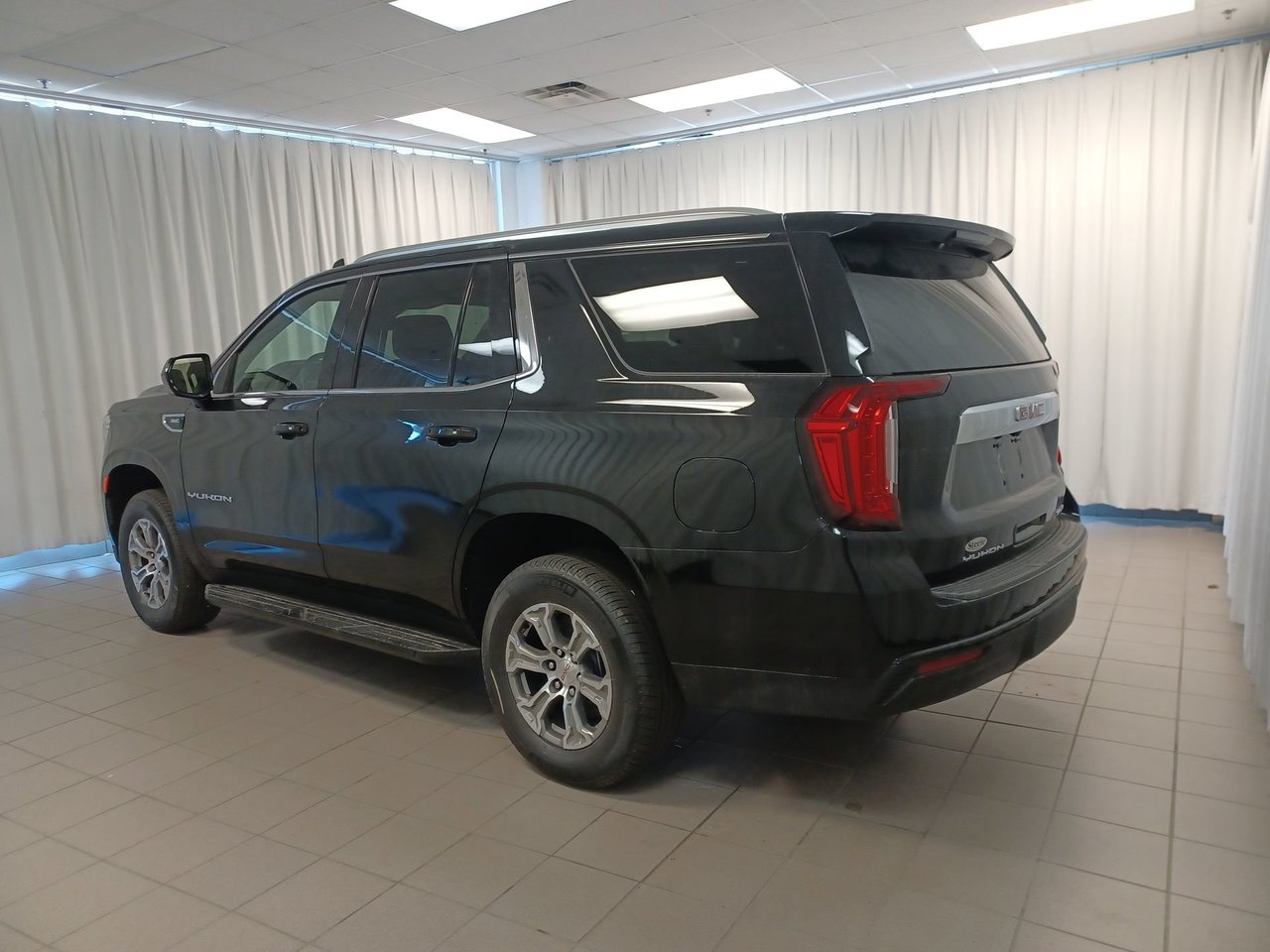 2024 GMC Yukon SLE-3