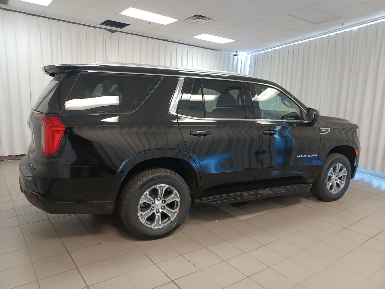 2024 GMC Yukon SLE-6