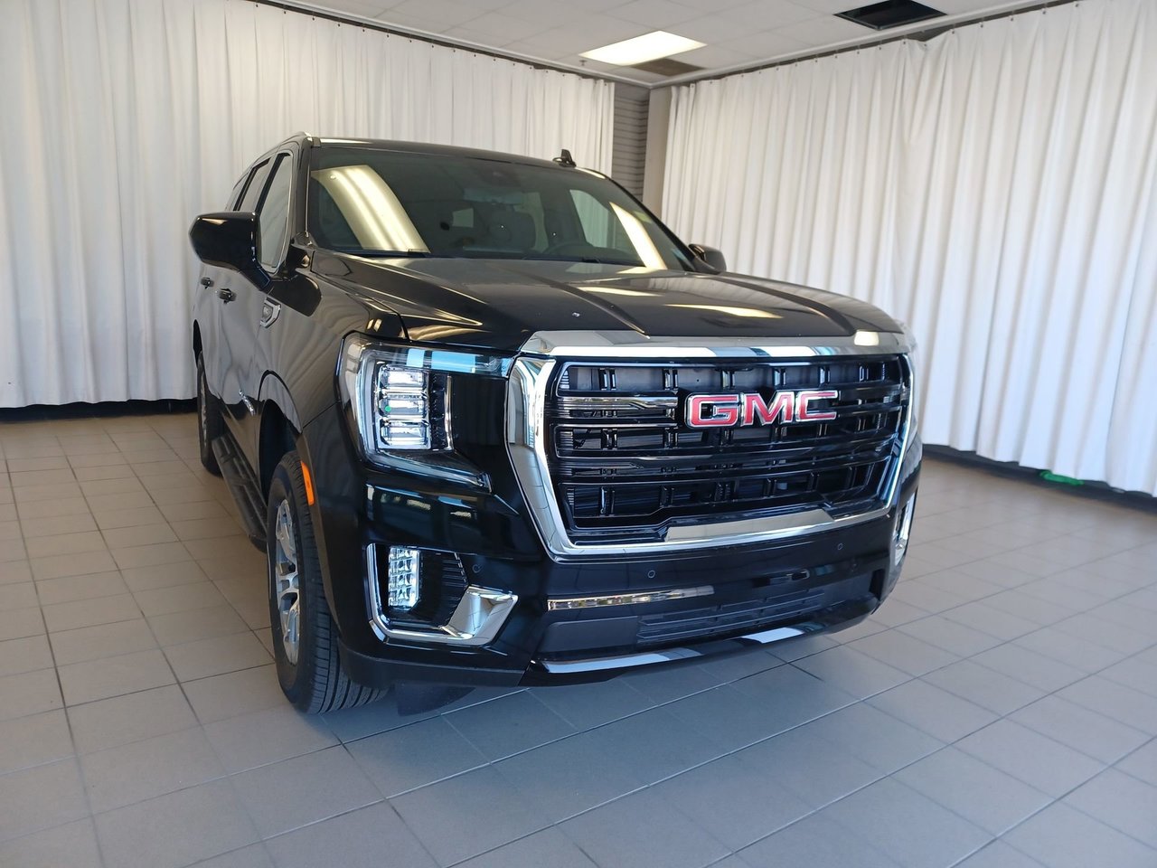 2024 GMC Yukon SLE-8