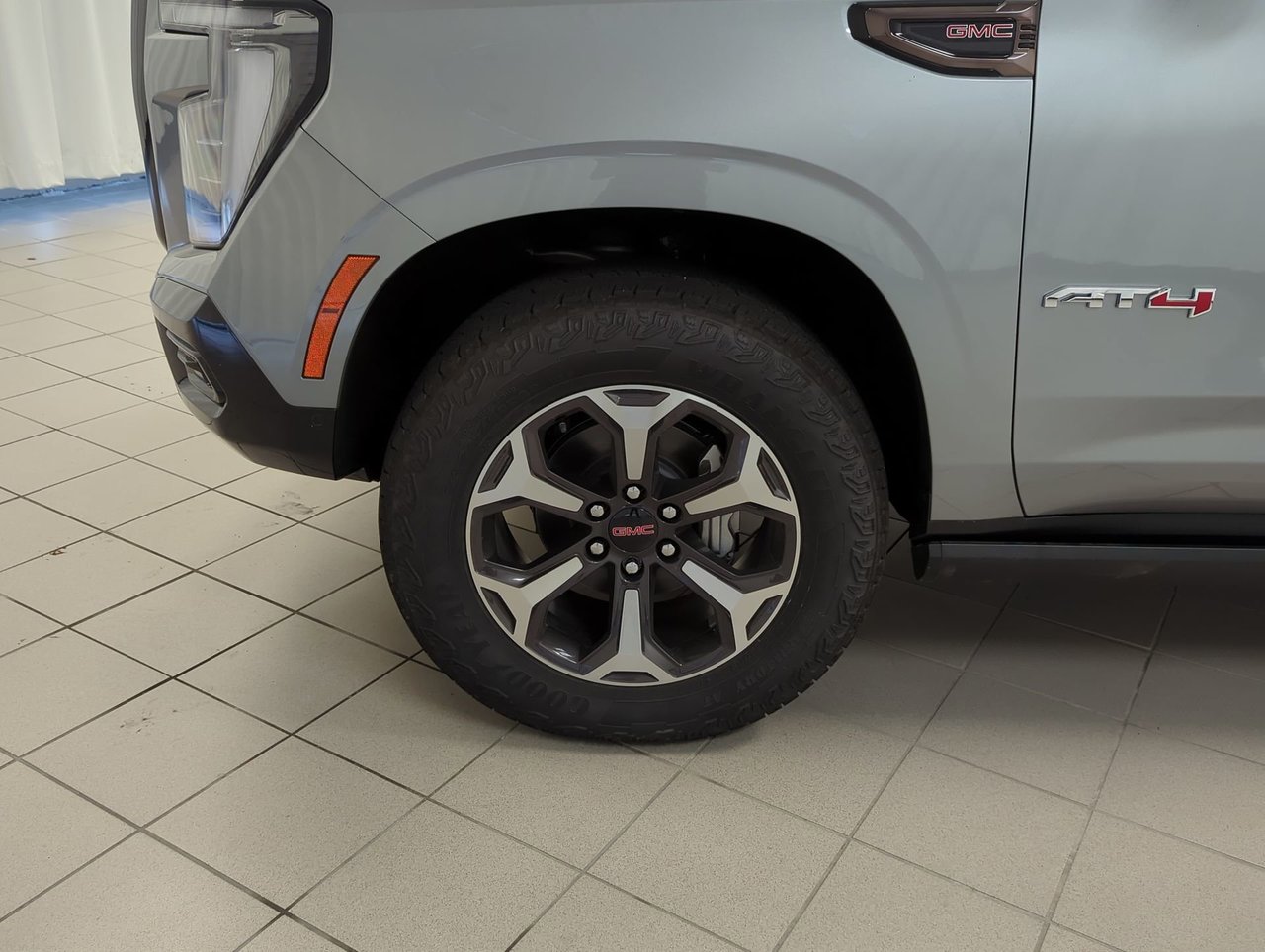 2025 GMC Yukon AT4 Ultimate-9