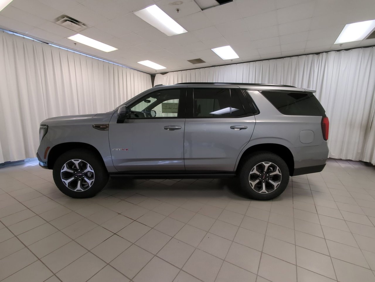 2025 GMC Yukon AT4 Ultimate-4