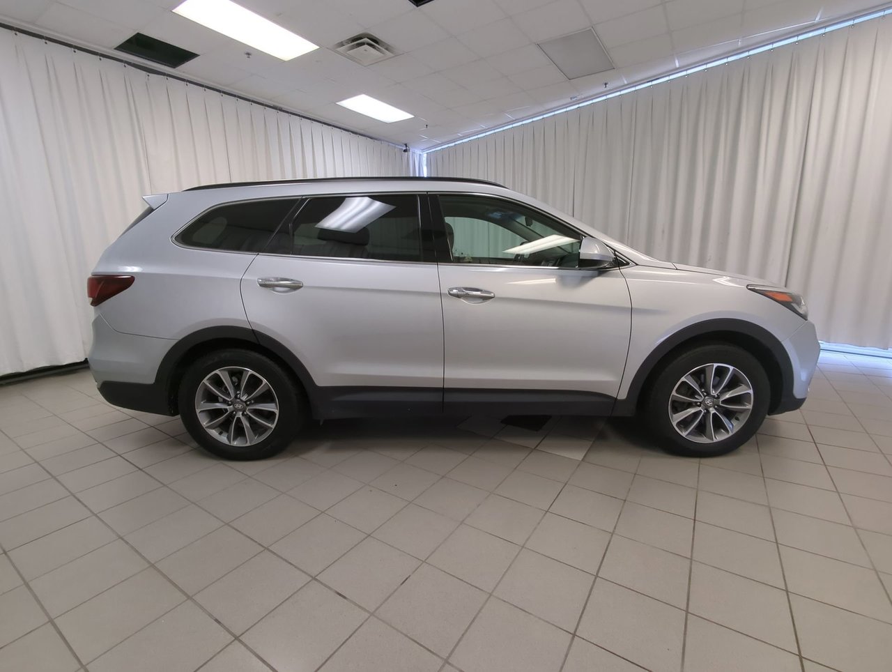 2018 Hyundai Santa Fe XL BASE-8