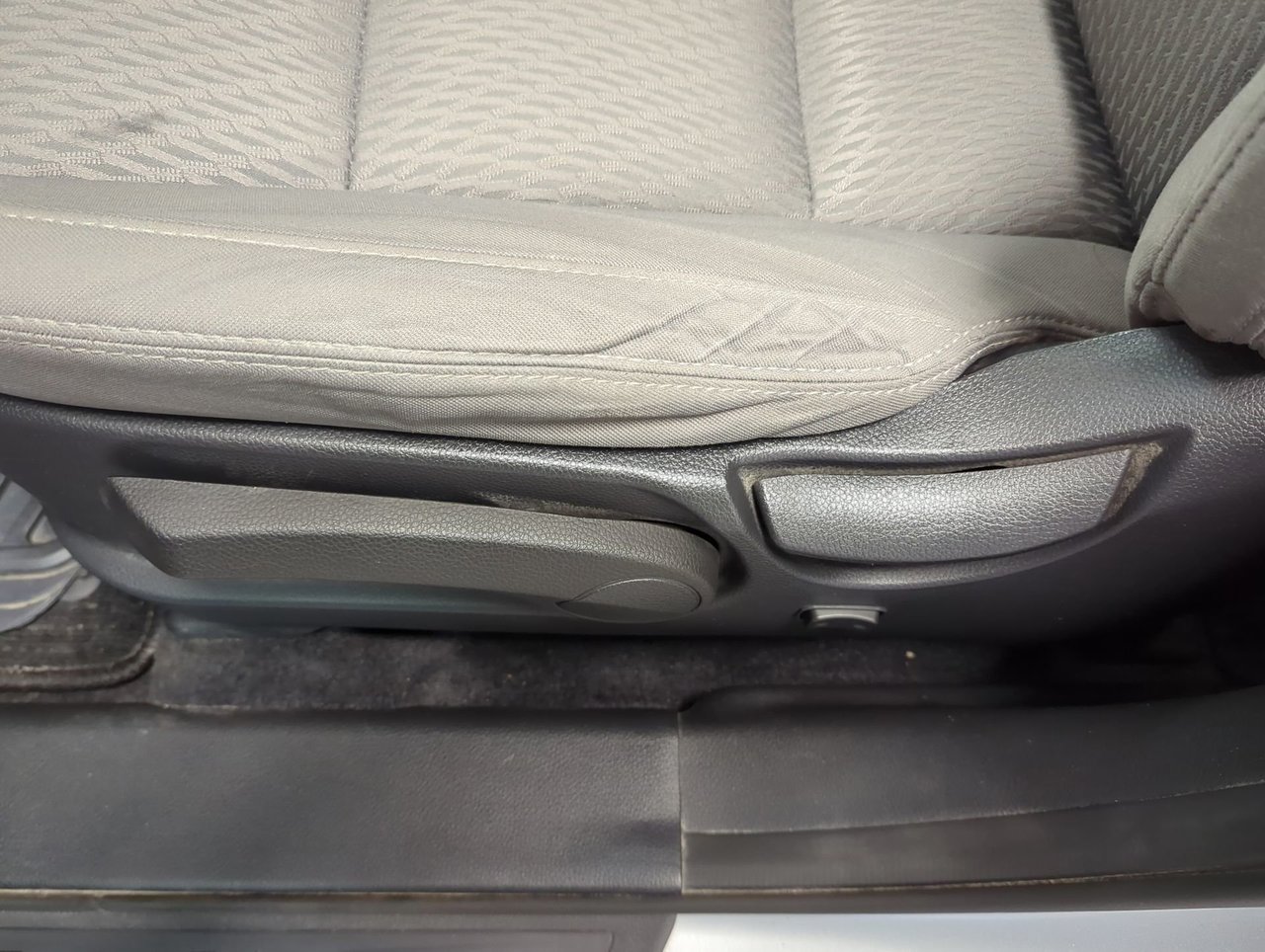 2018 Hyundai Santa Fe XL BASE-11