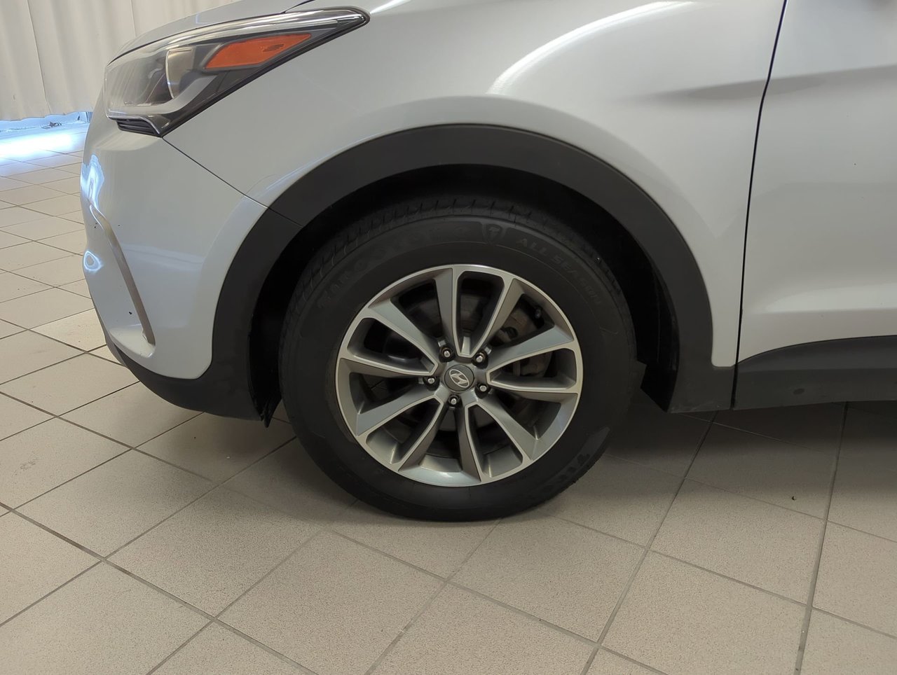 2018 Hyundai Santa Fe XL BASE-9