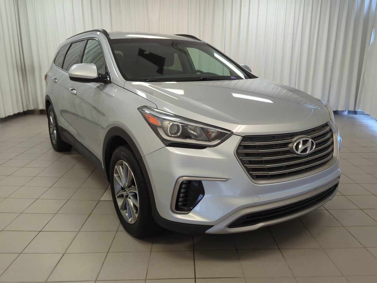 2018 Hyundai Santa Fe XL BASE-1