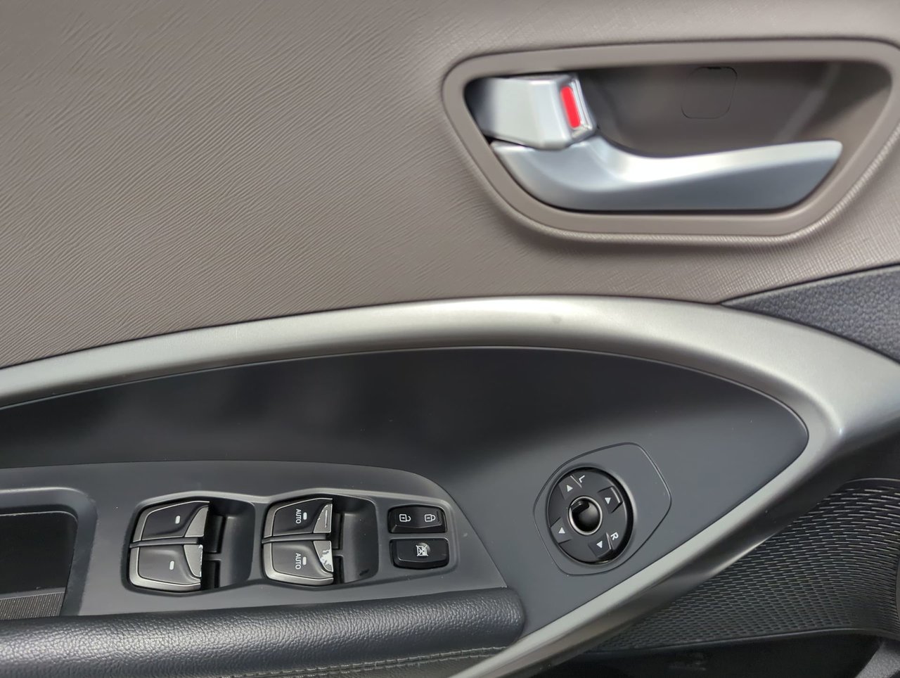 2018 Hyundai Santa Fe XL BASE-12