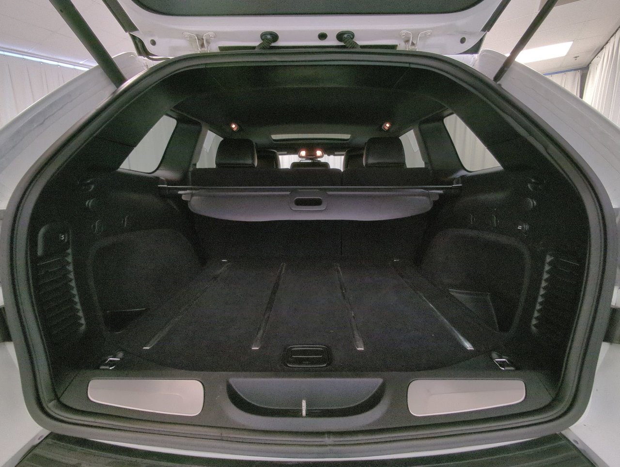 2015 Jeep Grand Cherokee Limited-23