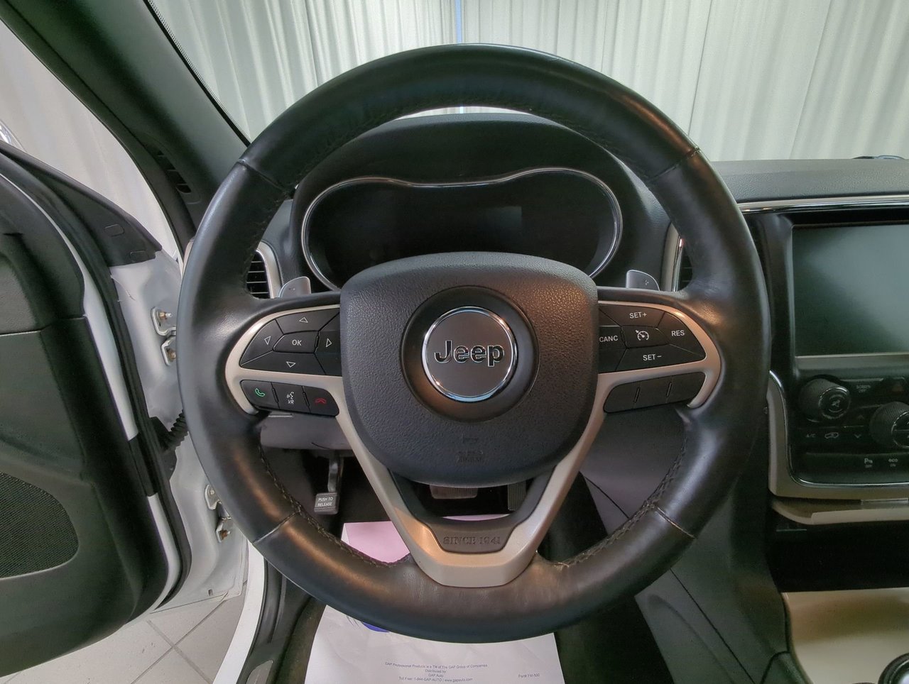 2015 Jeep Grand Cherokee Limited-13