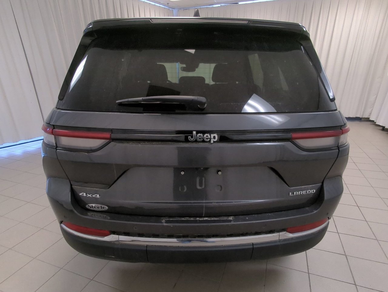 2023 Jeep Grand Cherokee Laredo-6