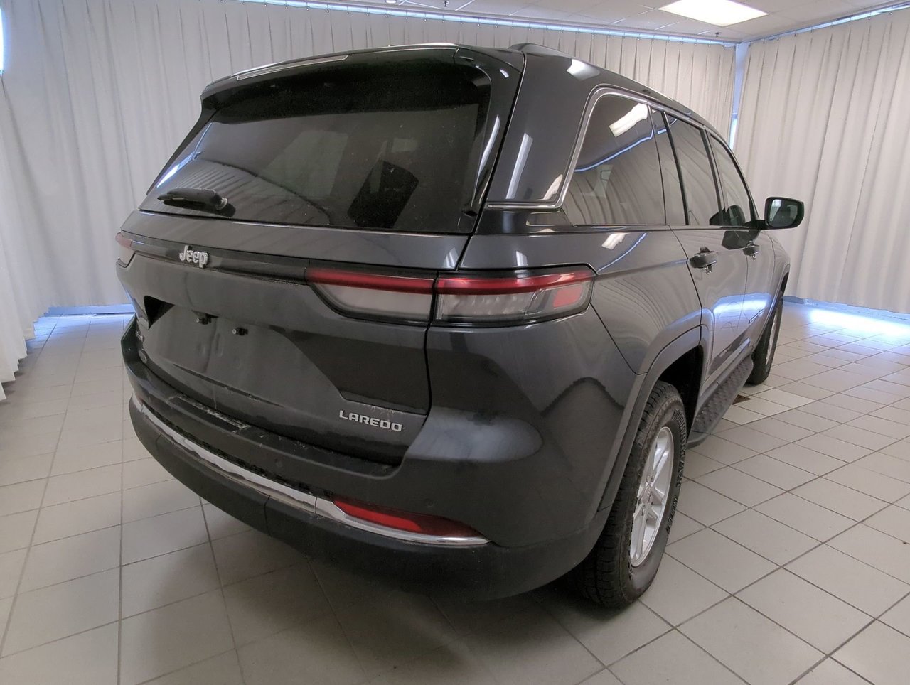 2023 Jeep Grand Cherokee Laredo-7