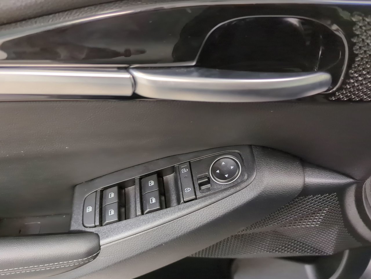 2025 Kia Seltos EX-12