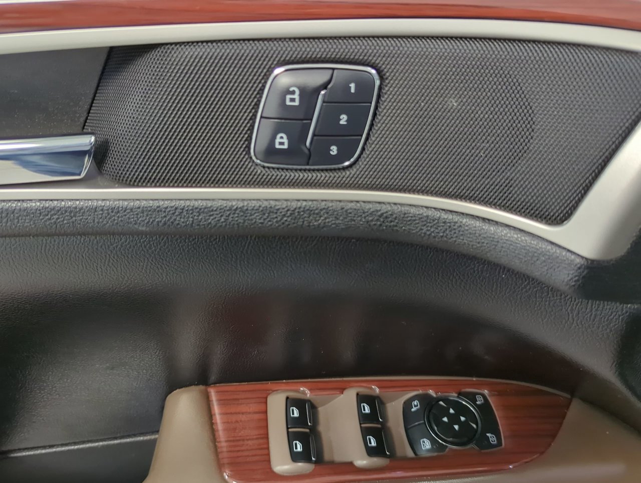 2016 Lincoln MKZ BASE-12