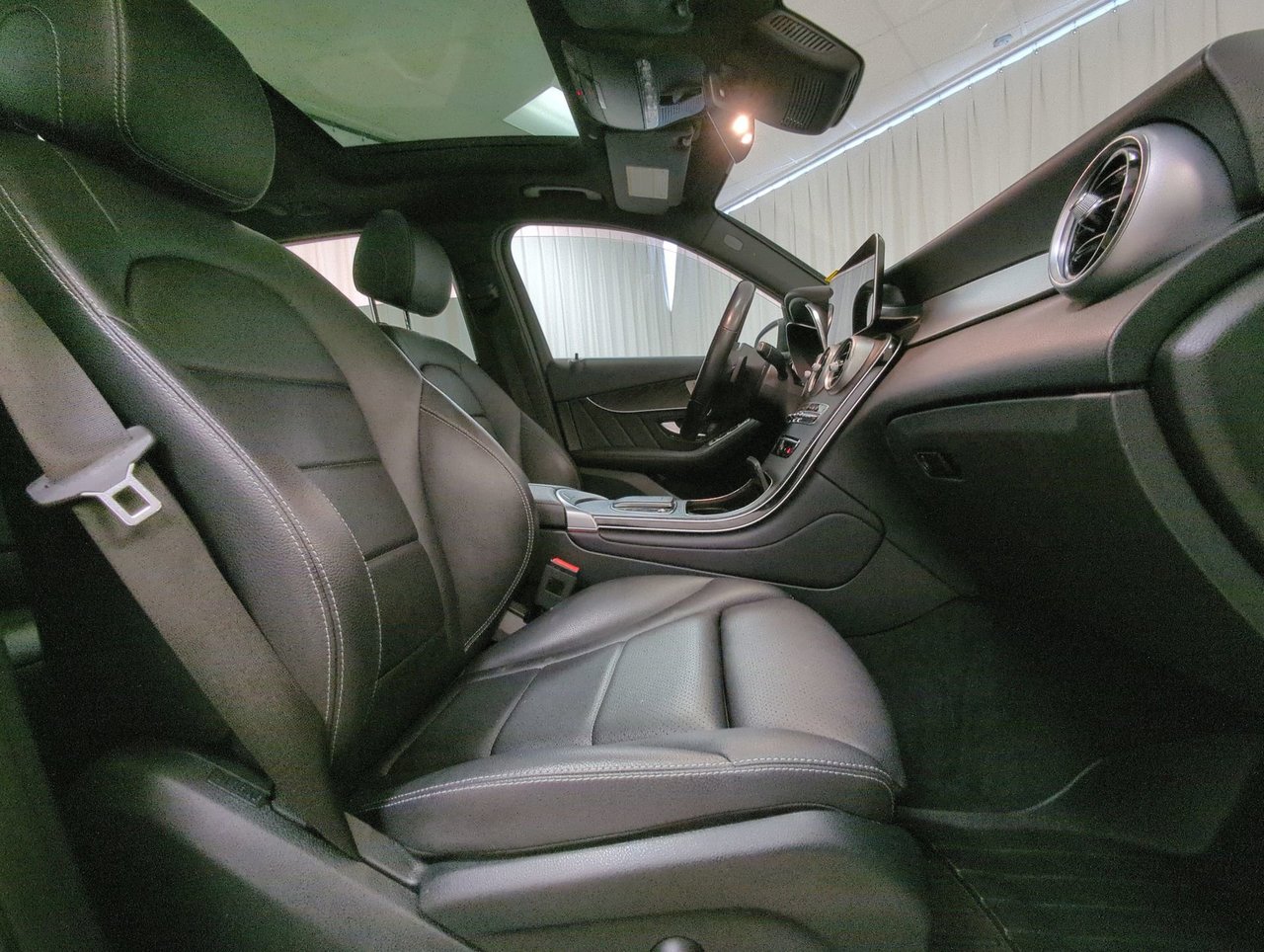 2022 Mercedes-Benz GLC 300-24