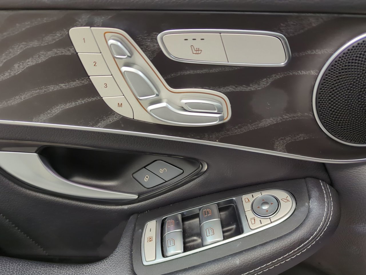 2022 Mercedes-Benz GLC 300-12