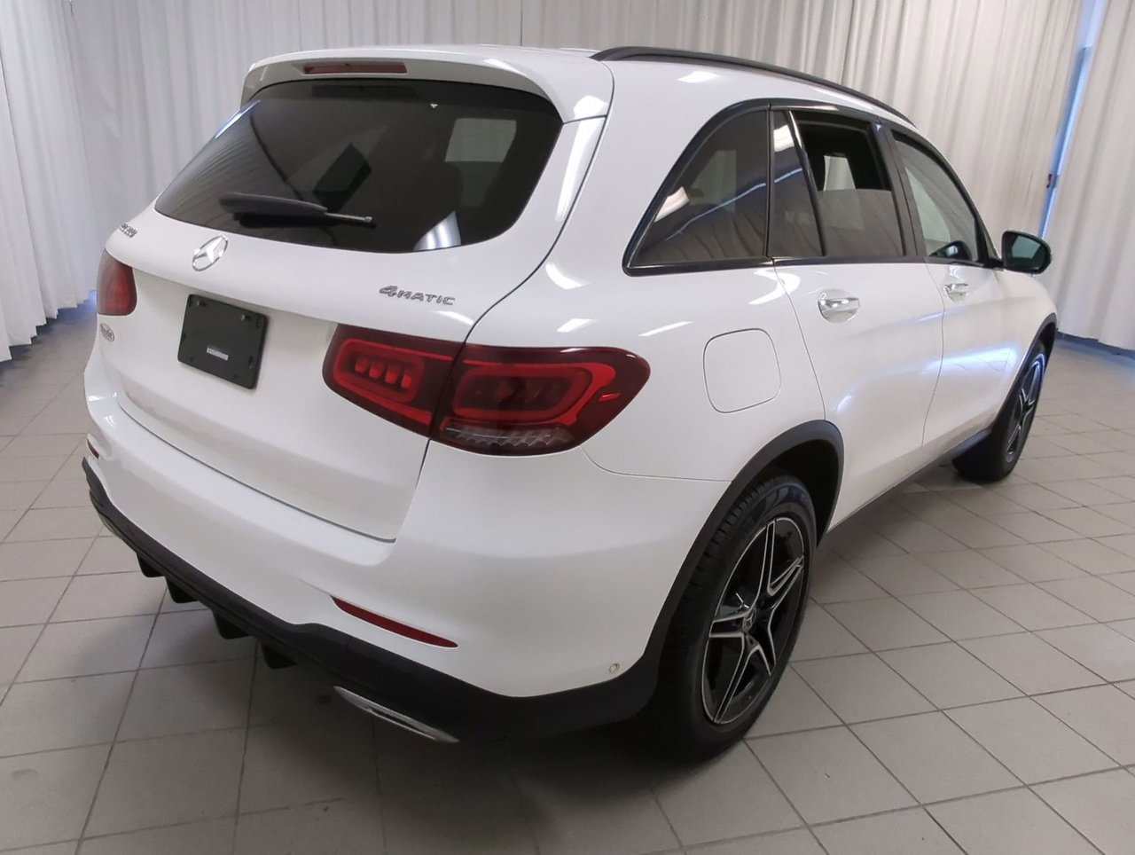 2022 Mercedes-Benz GLC 300-7