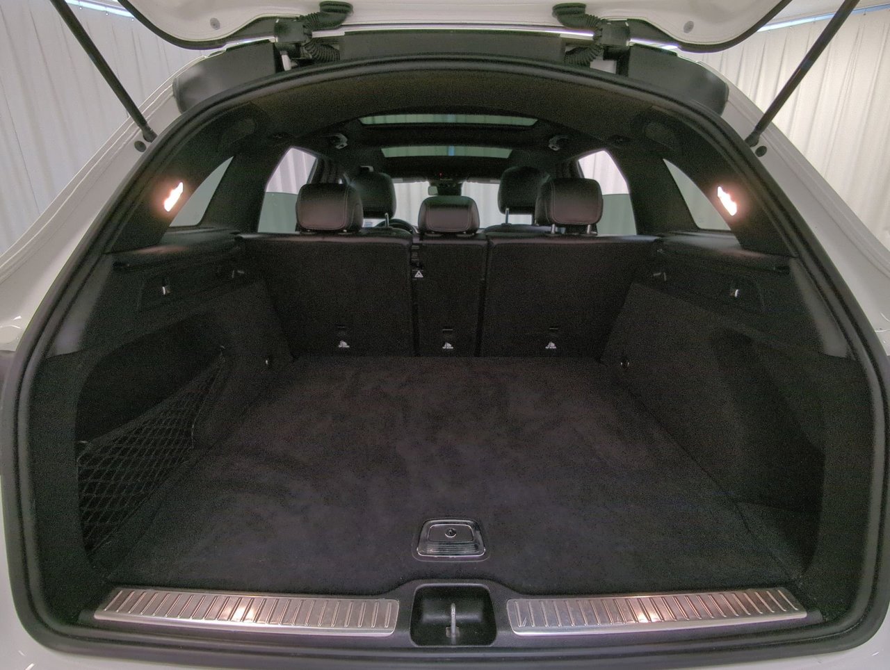 2022 Mercedes-Benz GLC 300-23