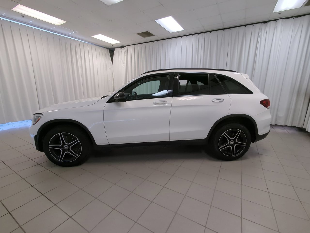 2022 Mercedes-Benz GLC 300-4