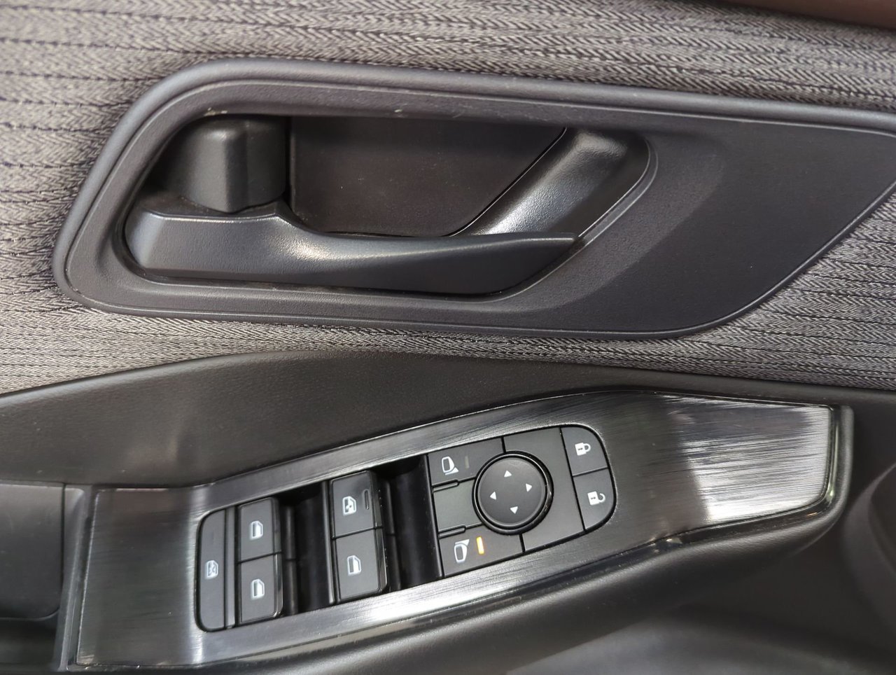 2023 Nissan Rogue S-12