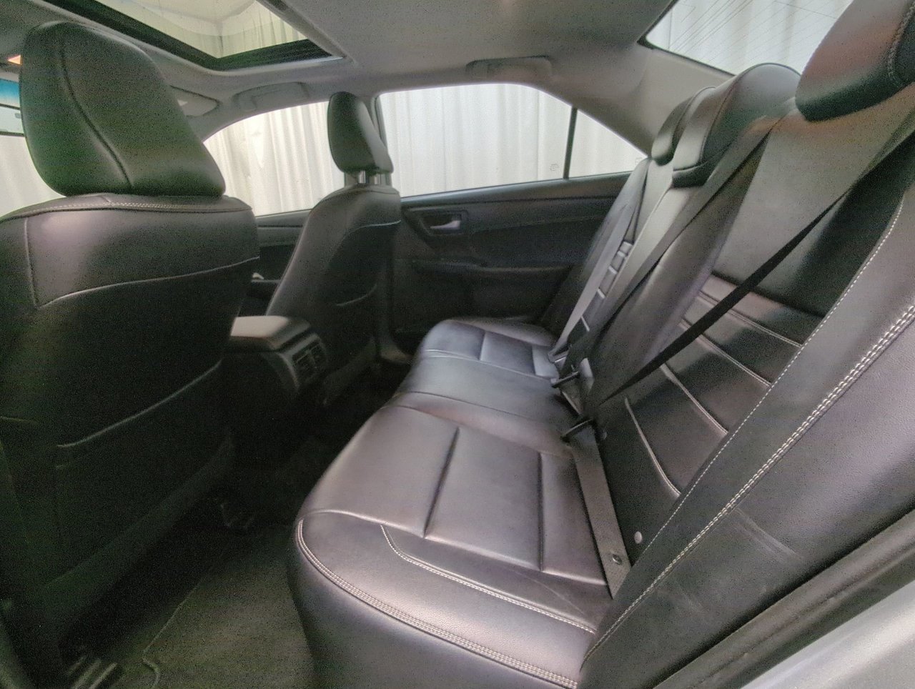 2015 Toyota Camry XLE-22