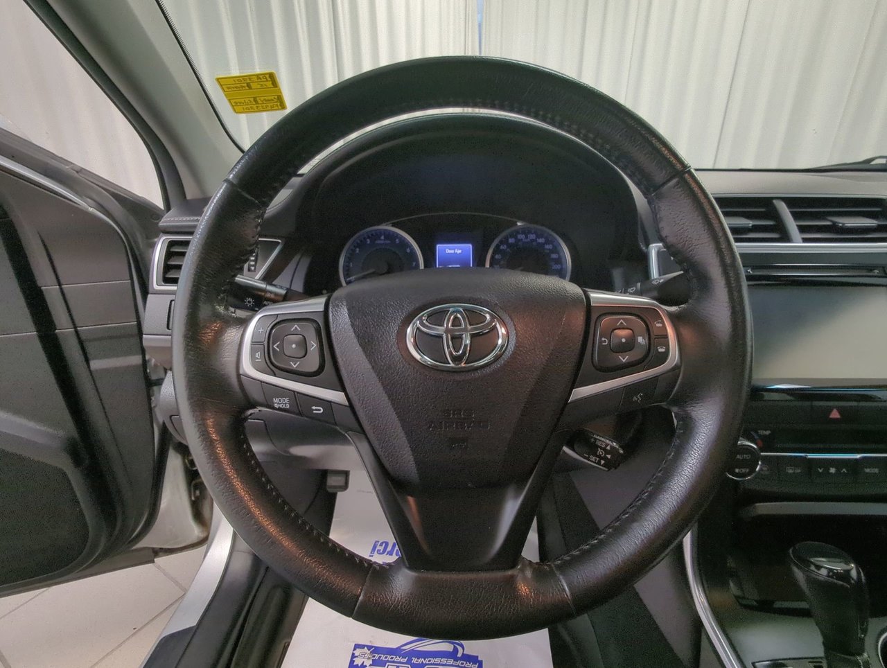 2015 Toyota Camry XLE-13