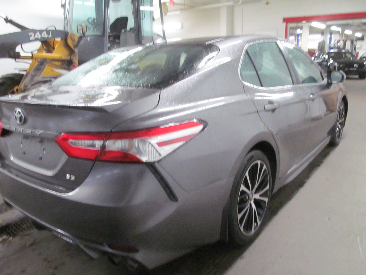 2020 Toyota Camry SE-3