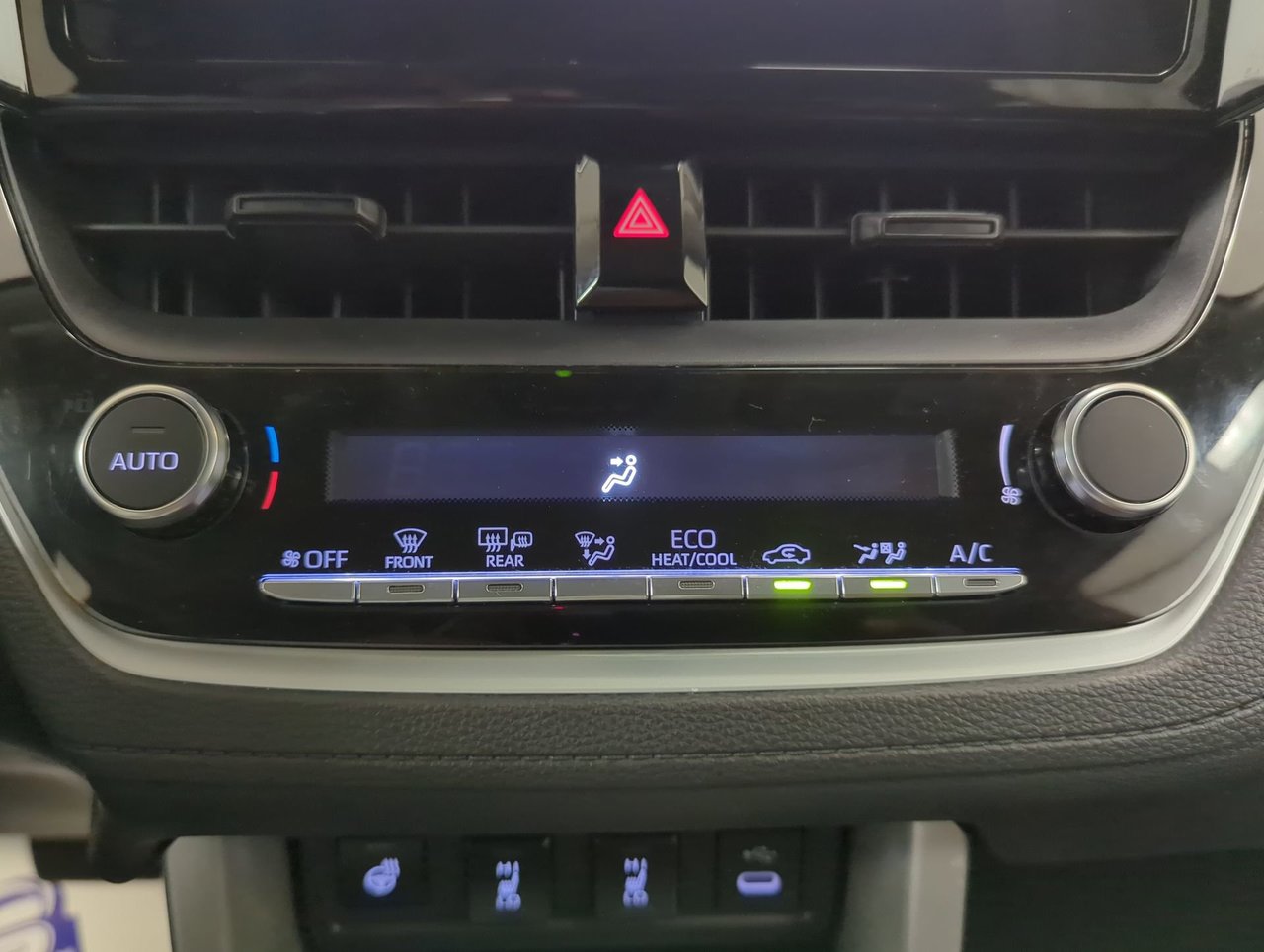 2023 Toyota Corolla Cross LE-17