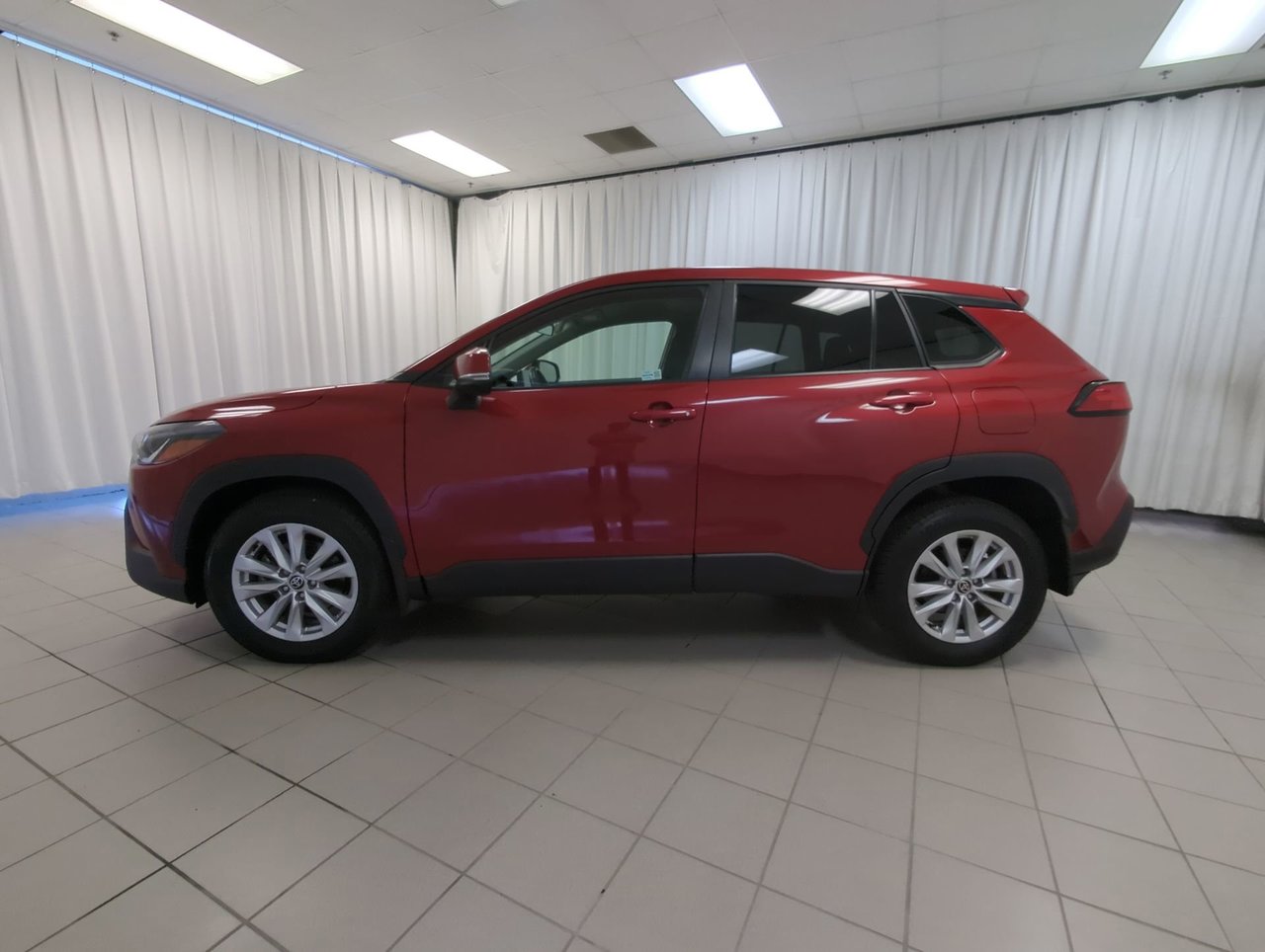 2023 Toyota Corolla Cross LE-4