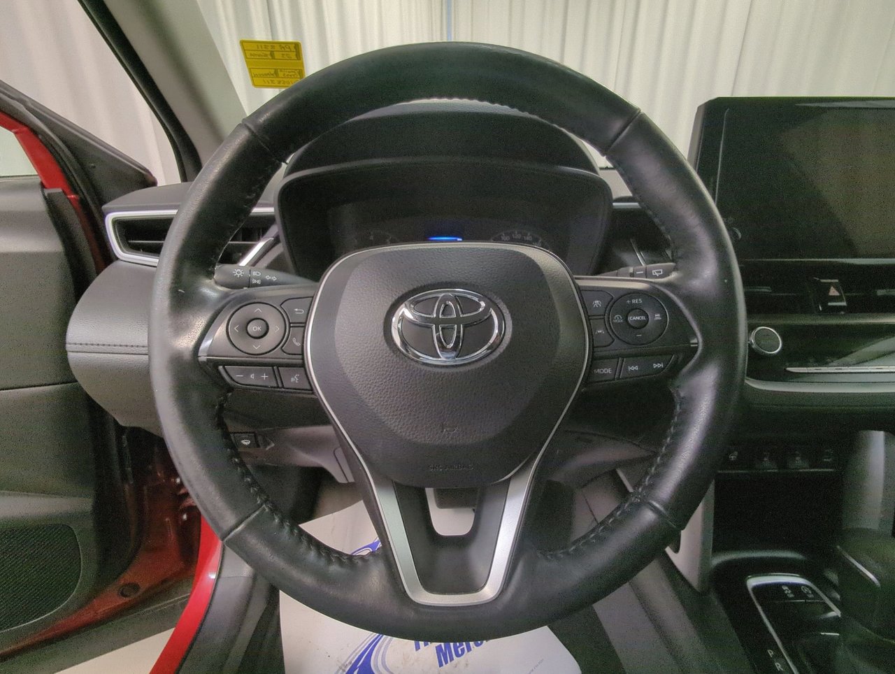 2023 Toyota Corolla Cross LE-13