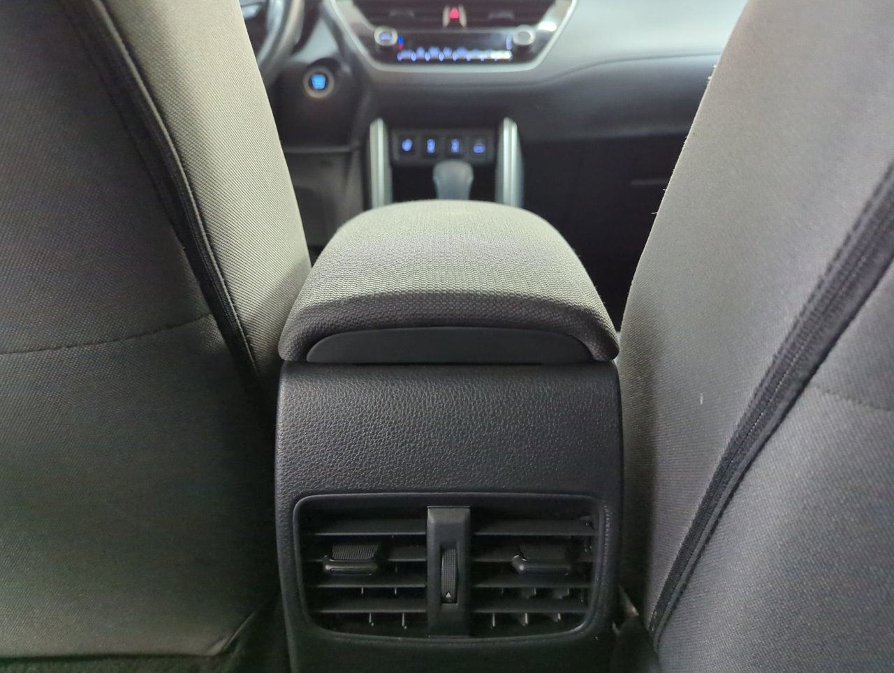 2023 Toyota Corolla Cross LE-19