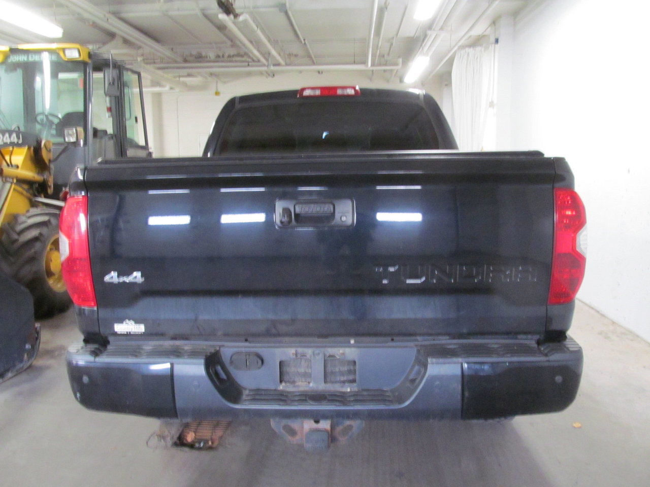 2015 Toyota Tundra Platinum-2