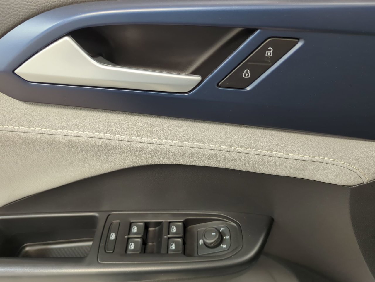 2024 Volkswagen Taos Comfortline-12