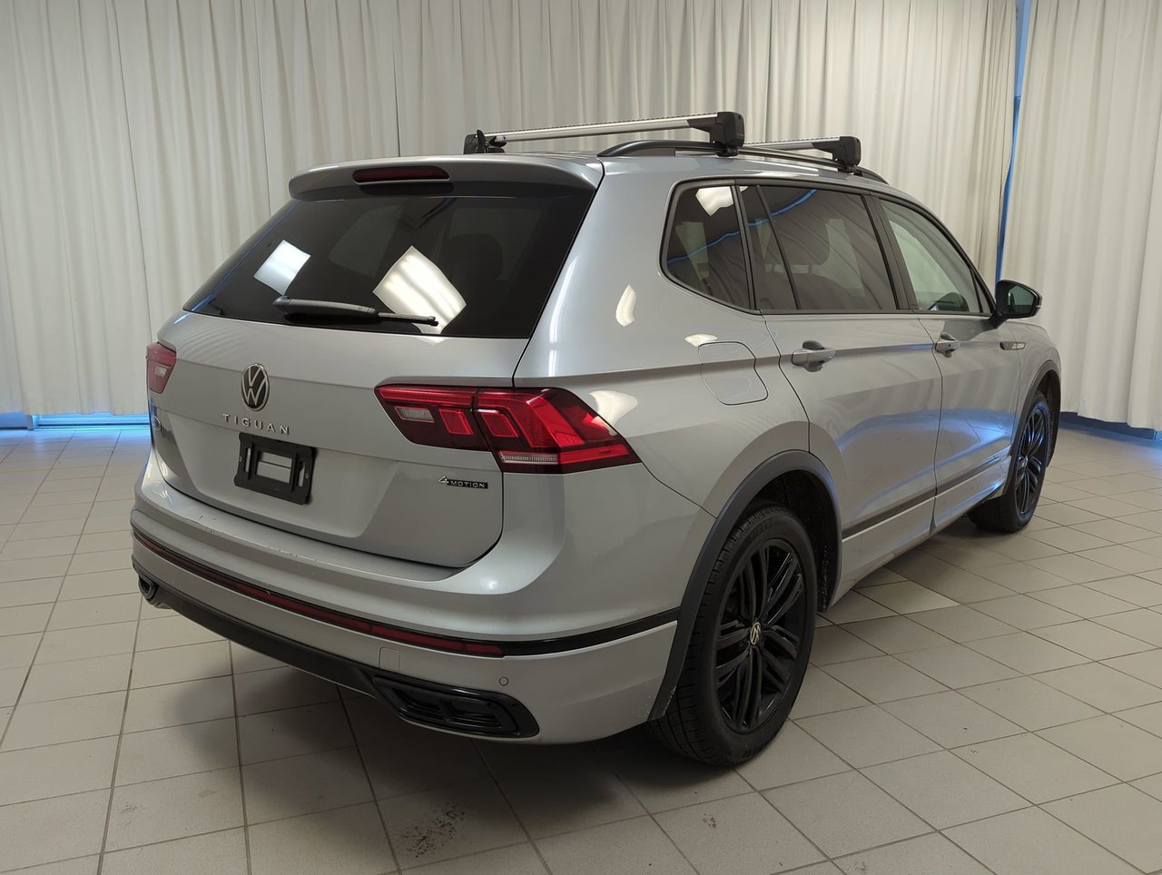 2022 Volkswagen Tiguan Comfortline R-Line Black Edition-7