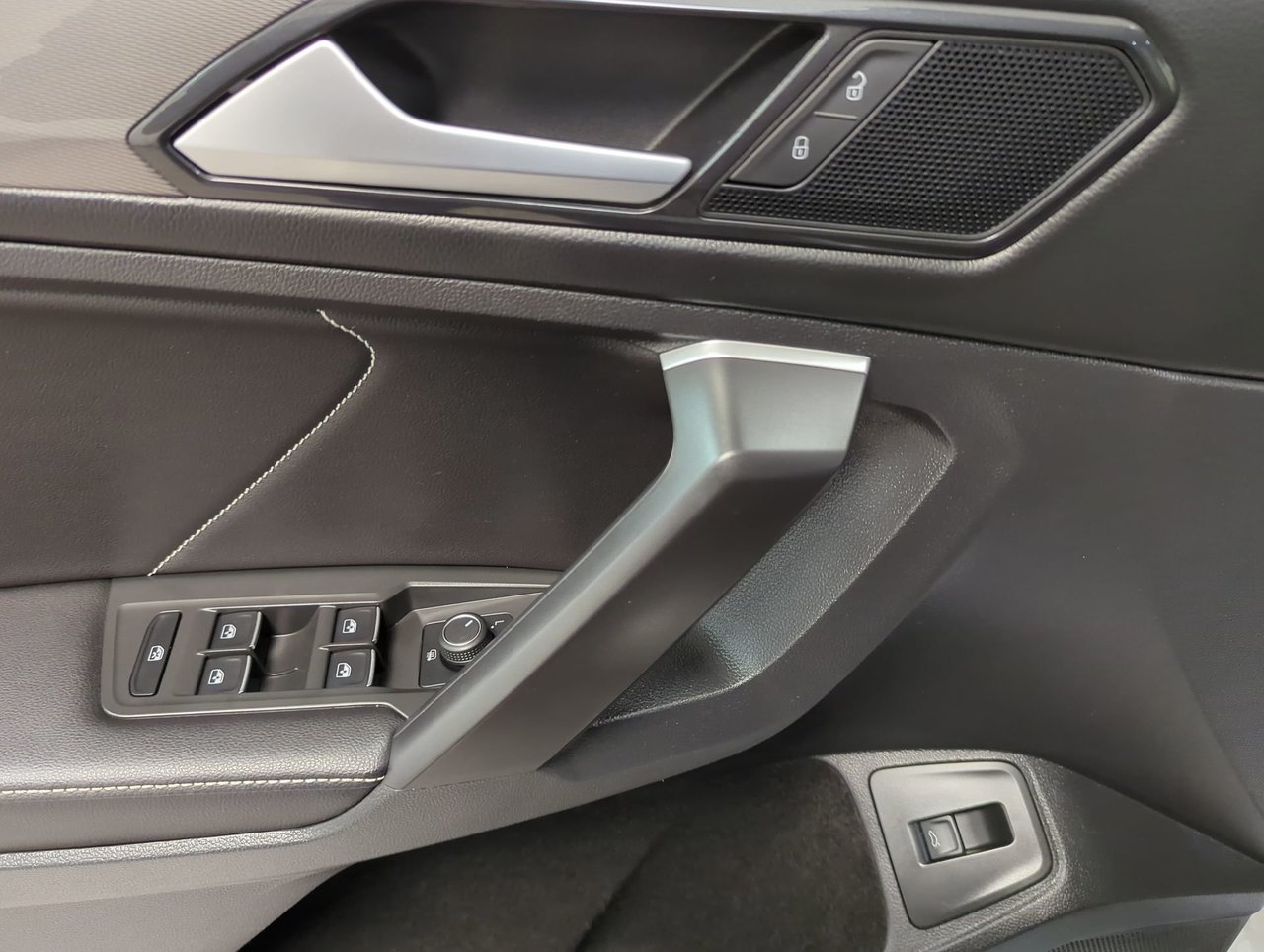 2024 Volkswagen Tiguan Comfortline-12