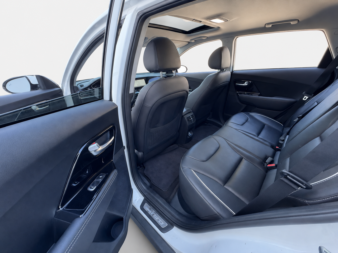 2022 Kia NIRO EV SX TOURING-9