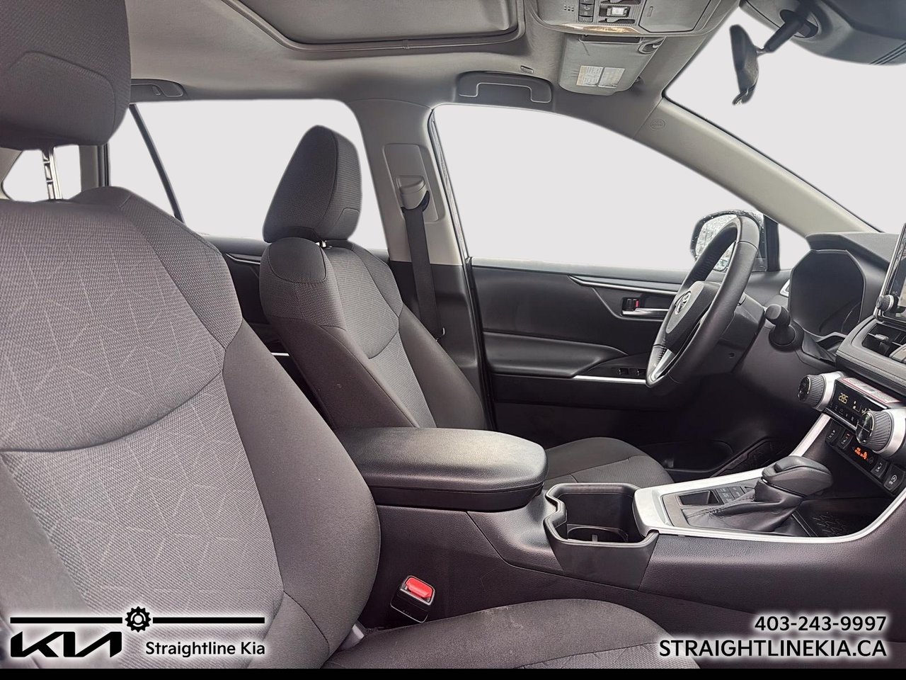 2025 Toyota RAV4 XLE-16